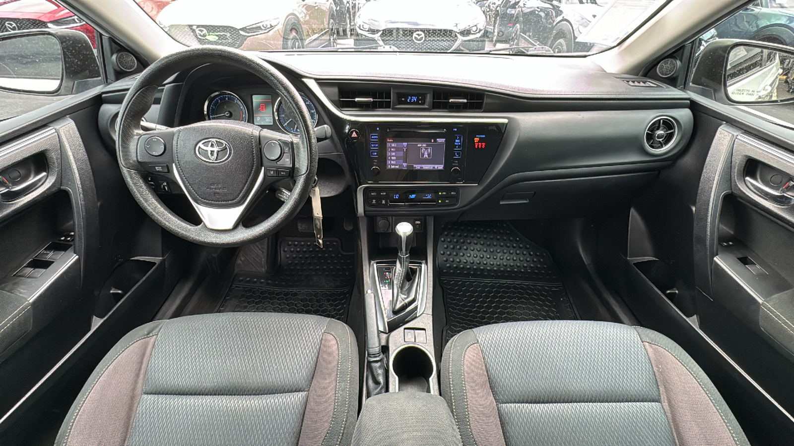 2019 Toyota Corolla LE 18
