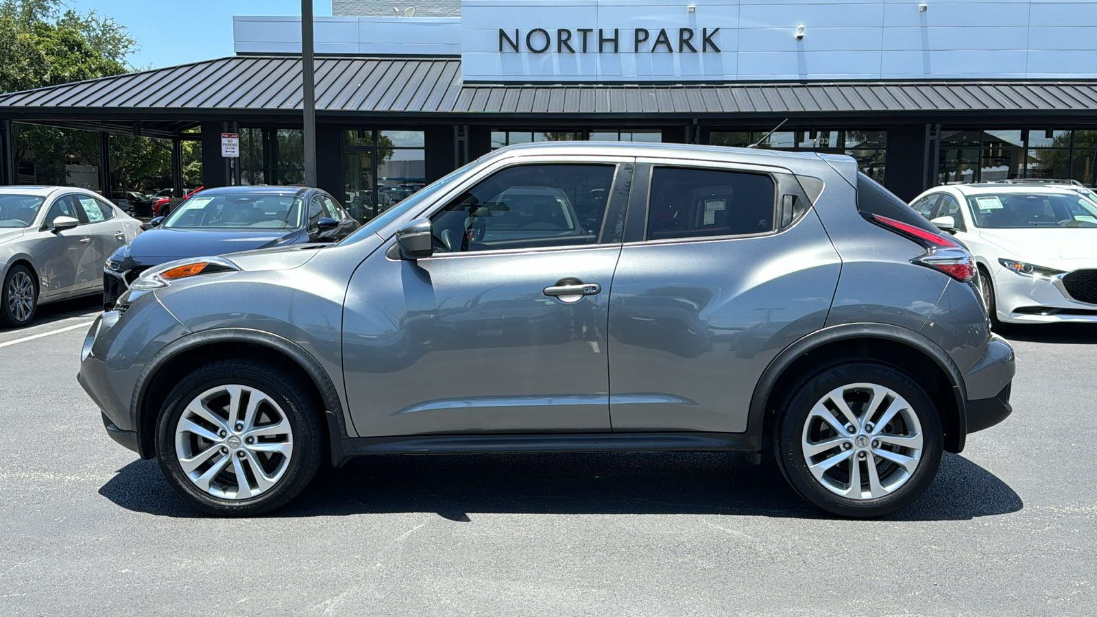 2017 Nissan Juke S 4