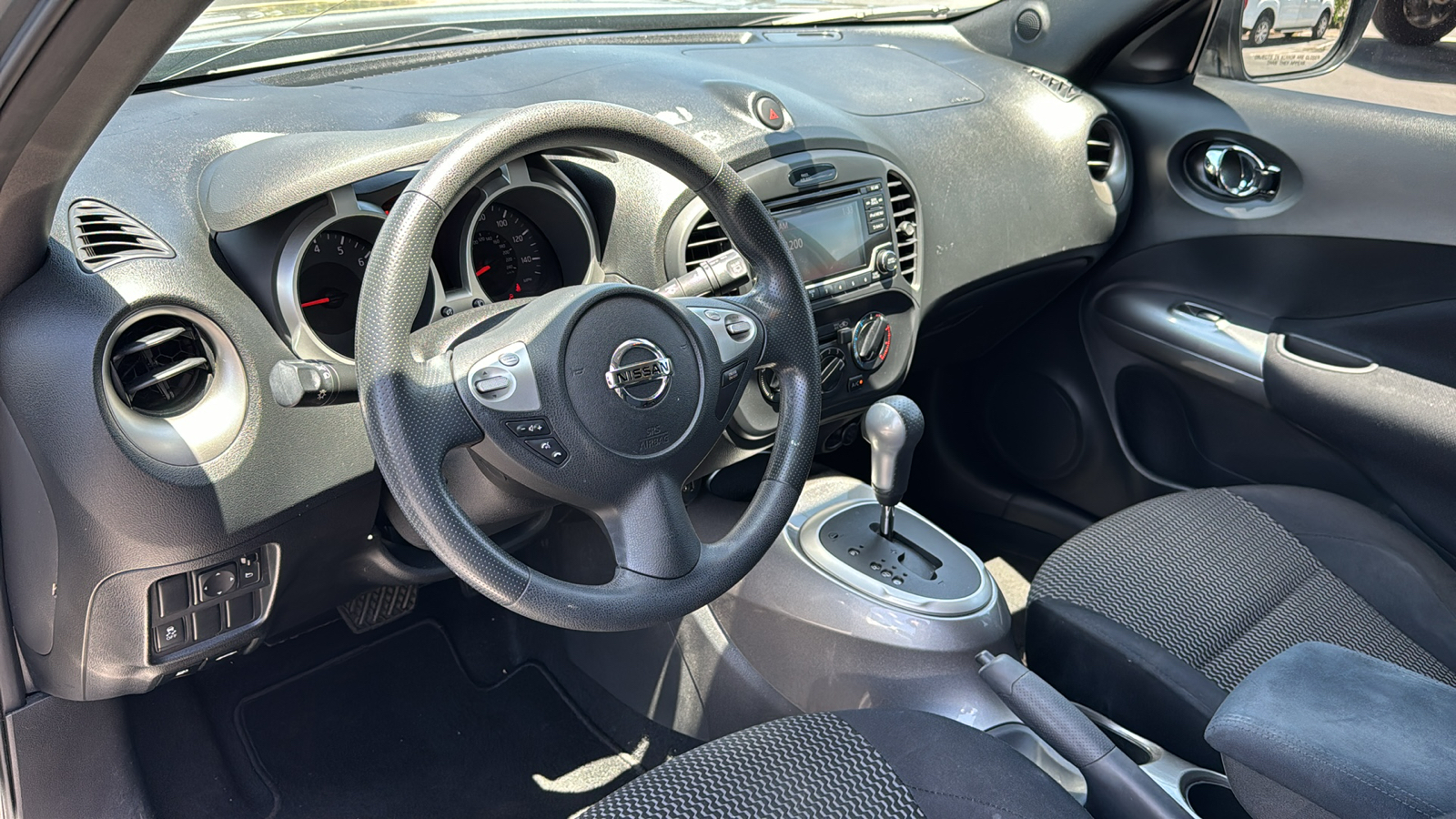 2017 Nissan Juke S 11