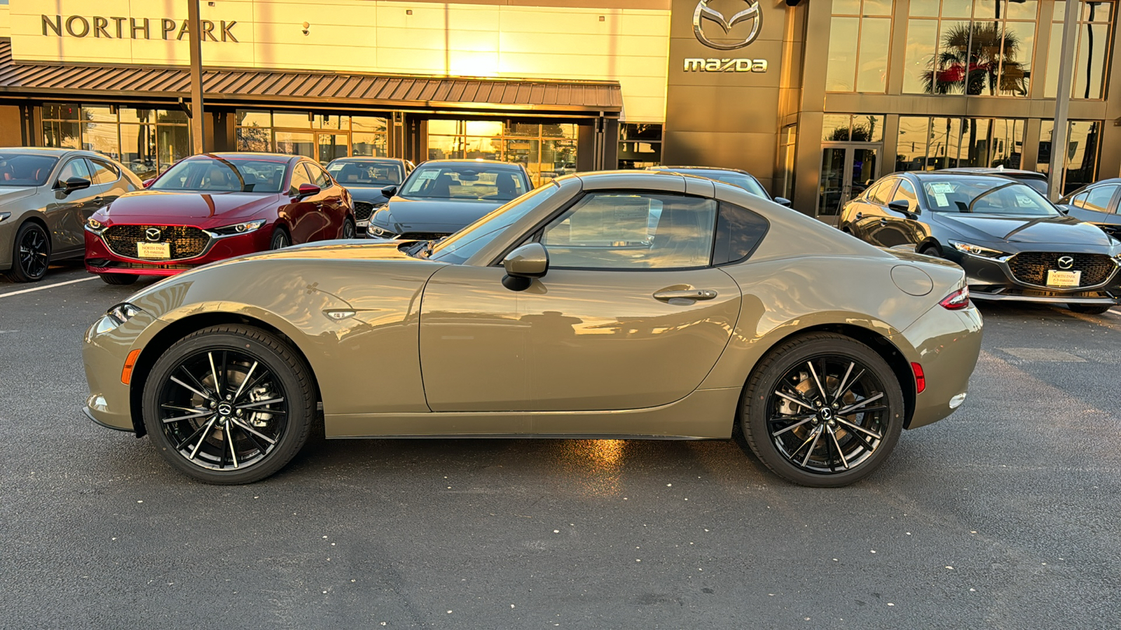 2024 Mazda MX-5 Miata RF Grand Touring 5