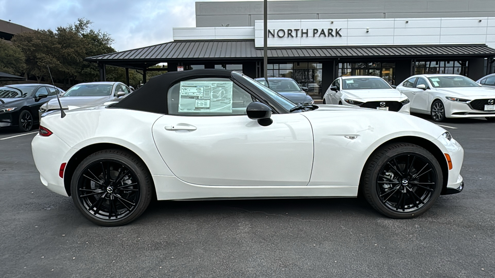 2024 Mazda MX-5 Miata Club 9