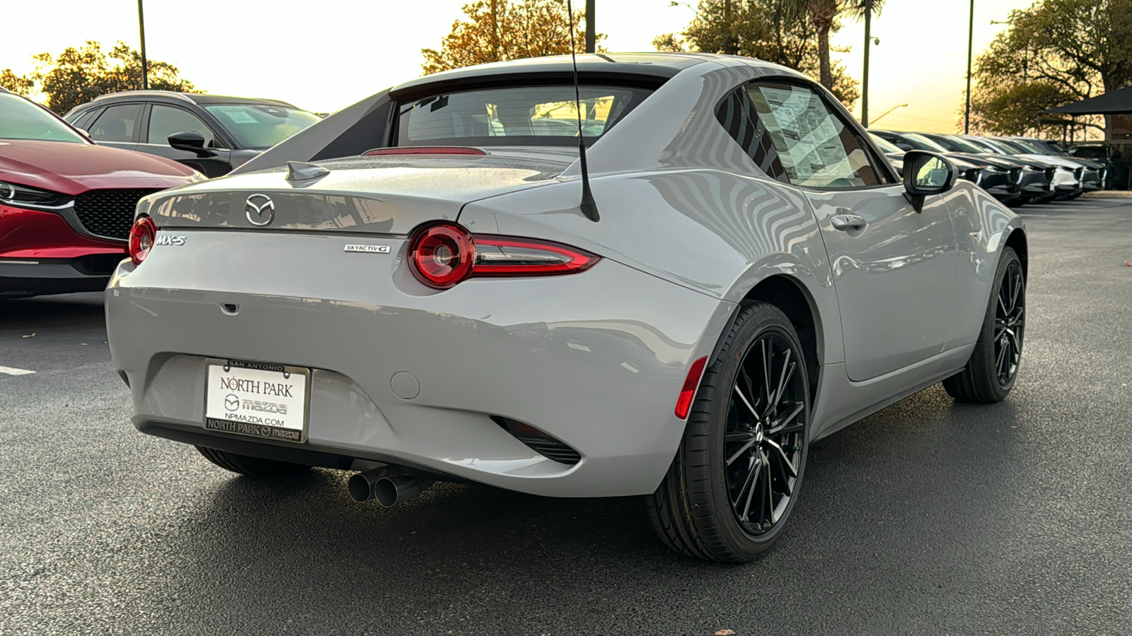 2024 Mazda MX-5 Miata RF Grand Touring 8