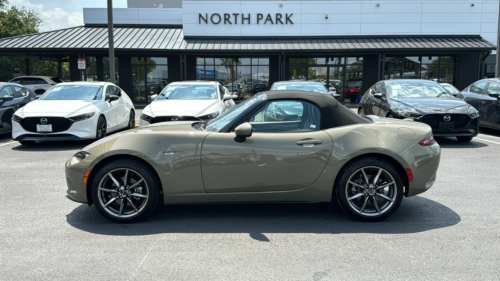 2023 Mazda MX-5 Miata Grand Touring 5