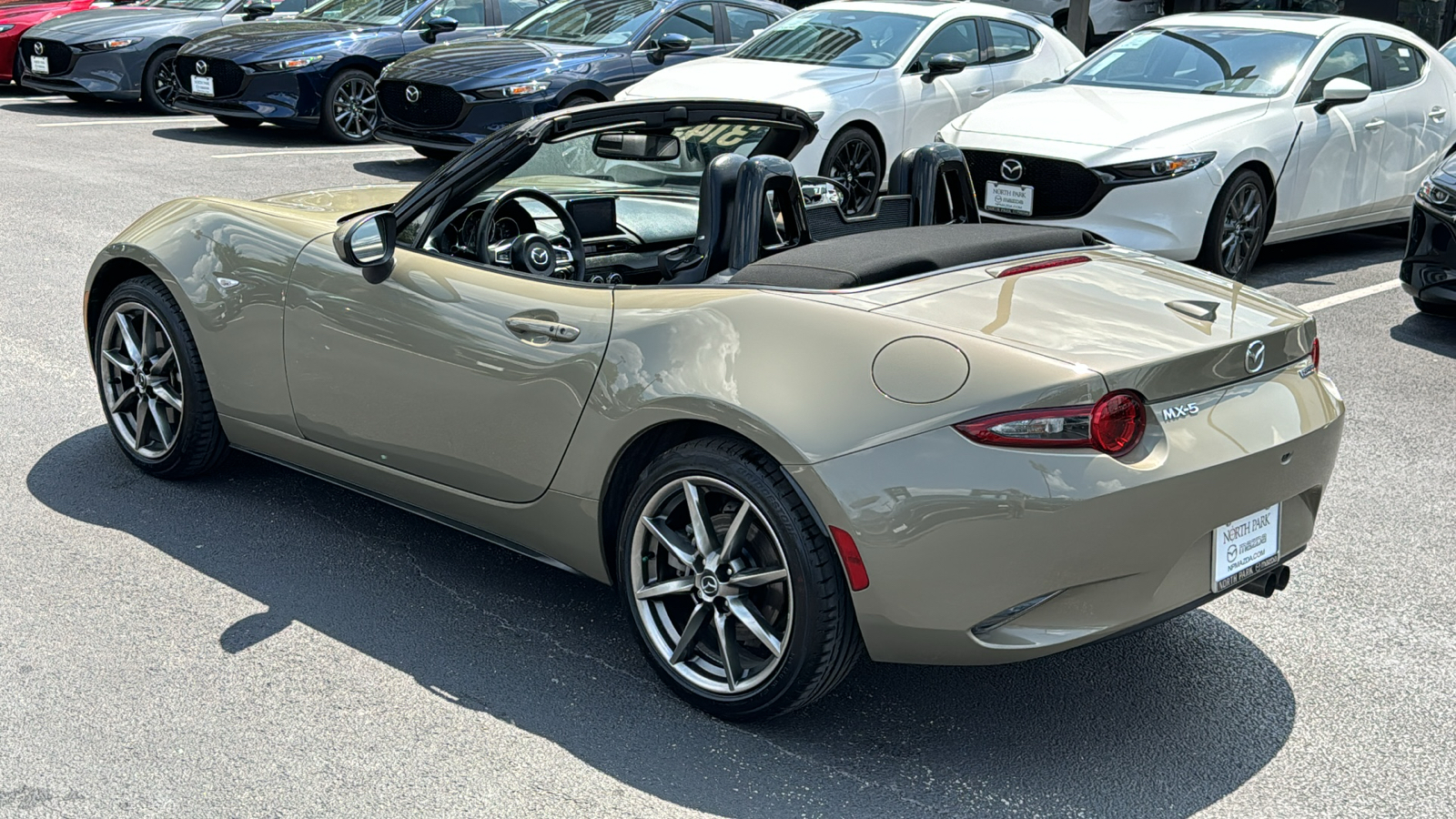 2023 Mazda MX-5 Miata Grand Touring 11