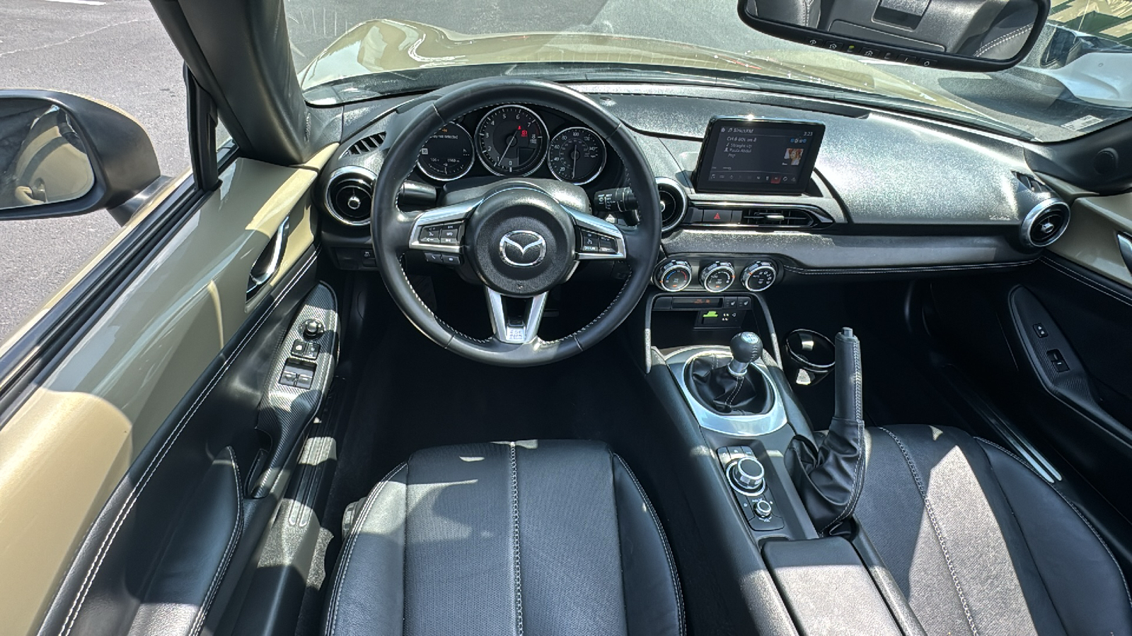 2023 Mazda MX-5 Miata Grand Touring 19