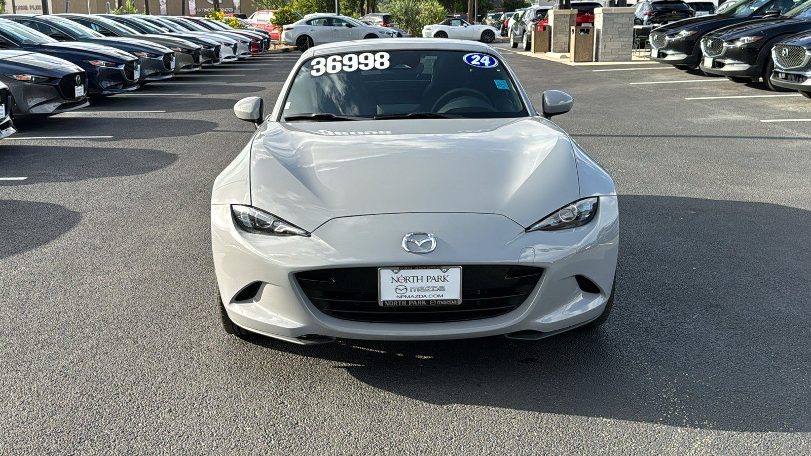 2024 Mazda MX-5 Miata RF Grand Touring 3