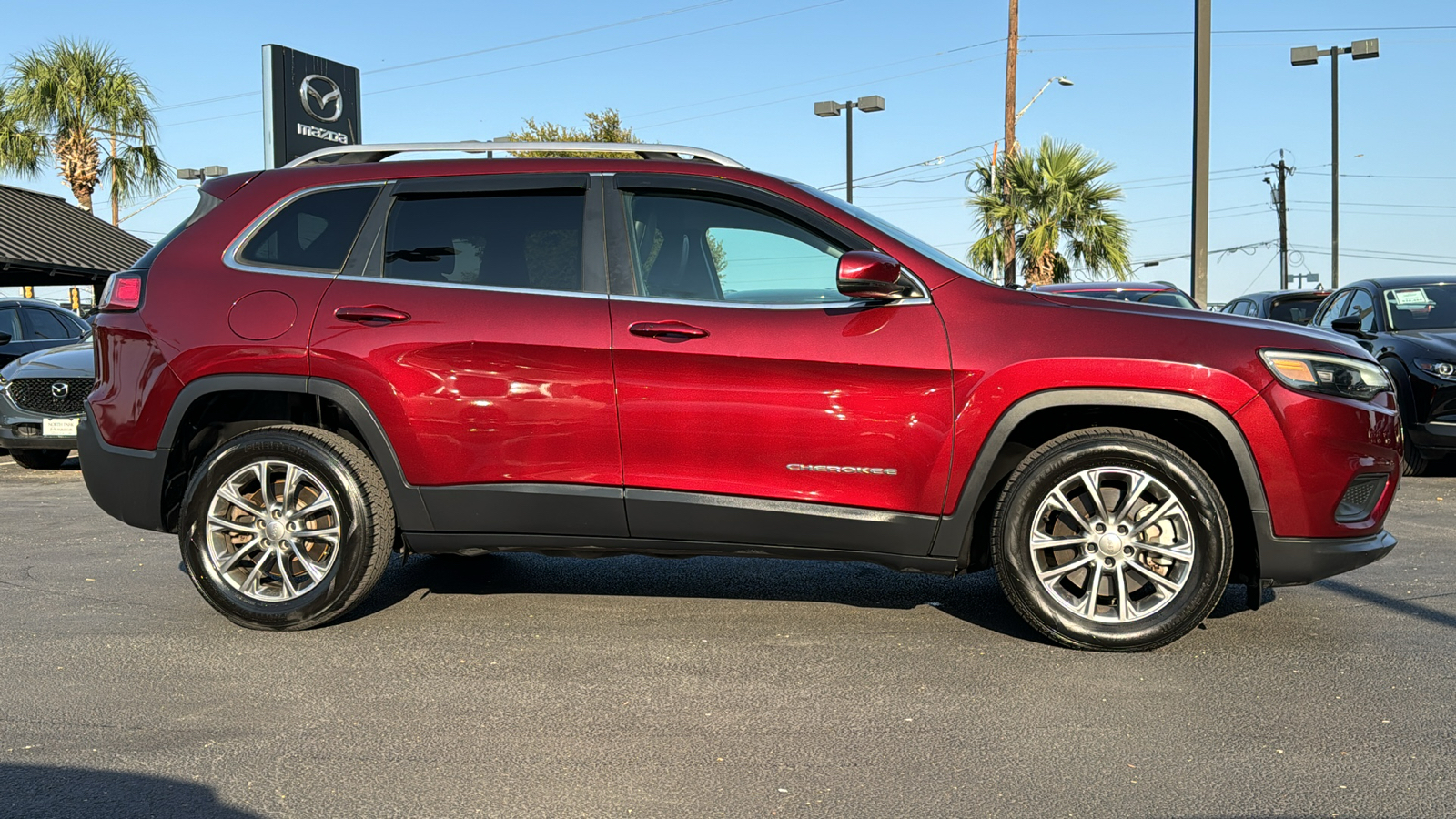 2019 Jeep Cherokee Latitude Plus 8