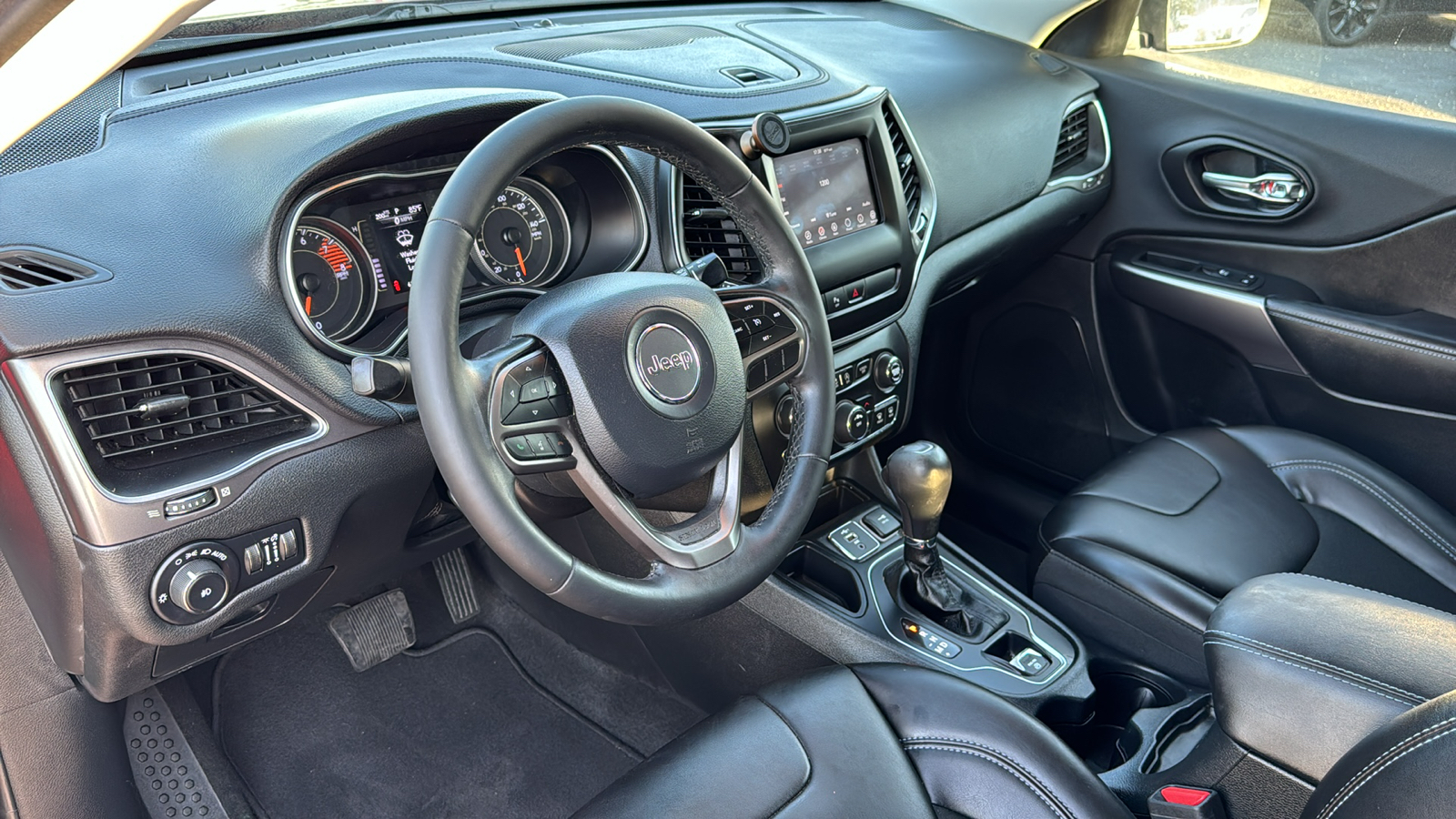 2019 Jeep Cherokee Latitude Plus 11