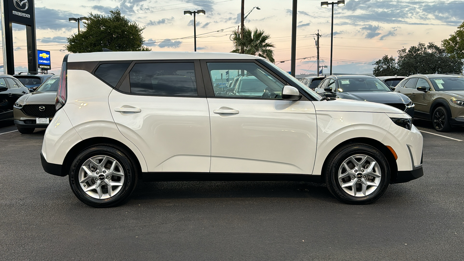 2024 Kia Soul LX 9