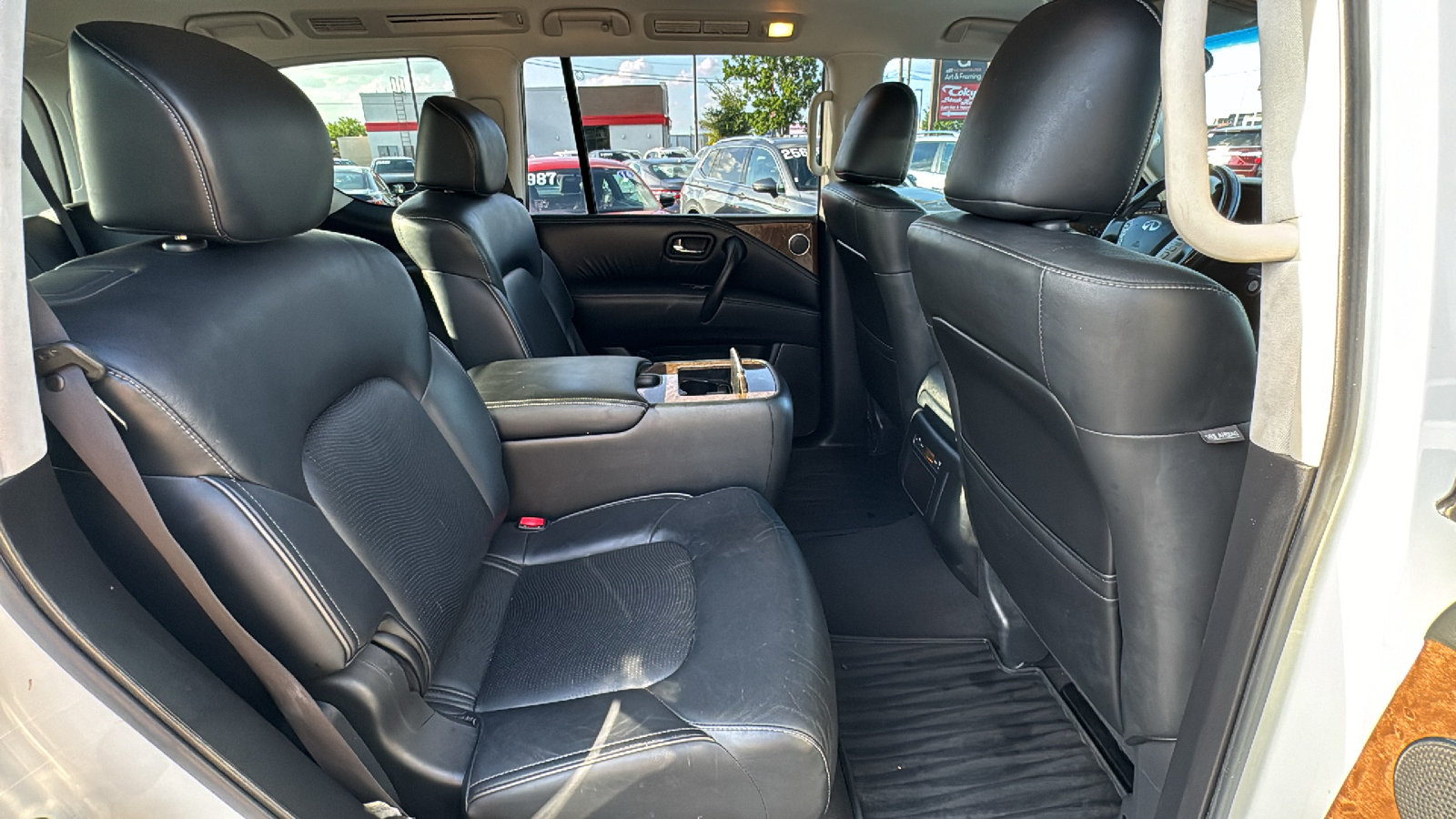 2016 INFINITI QX80 Base 37