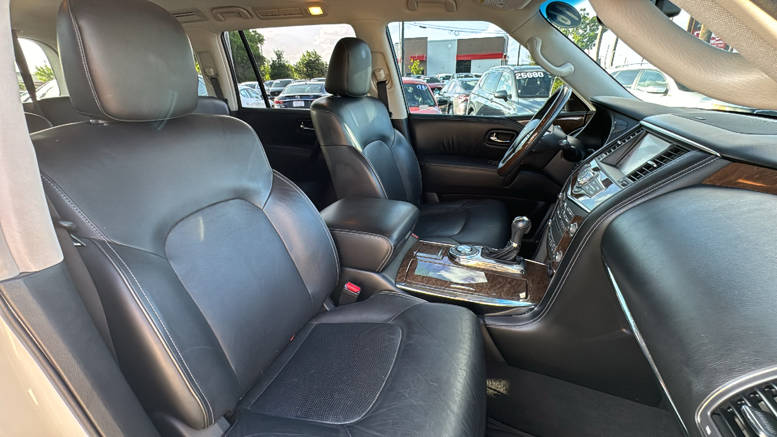 2016 INFINITI QX80 Base 43