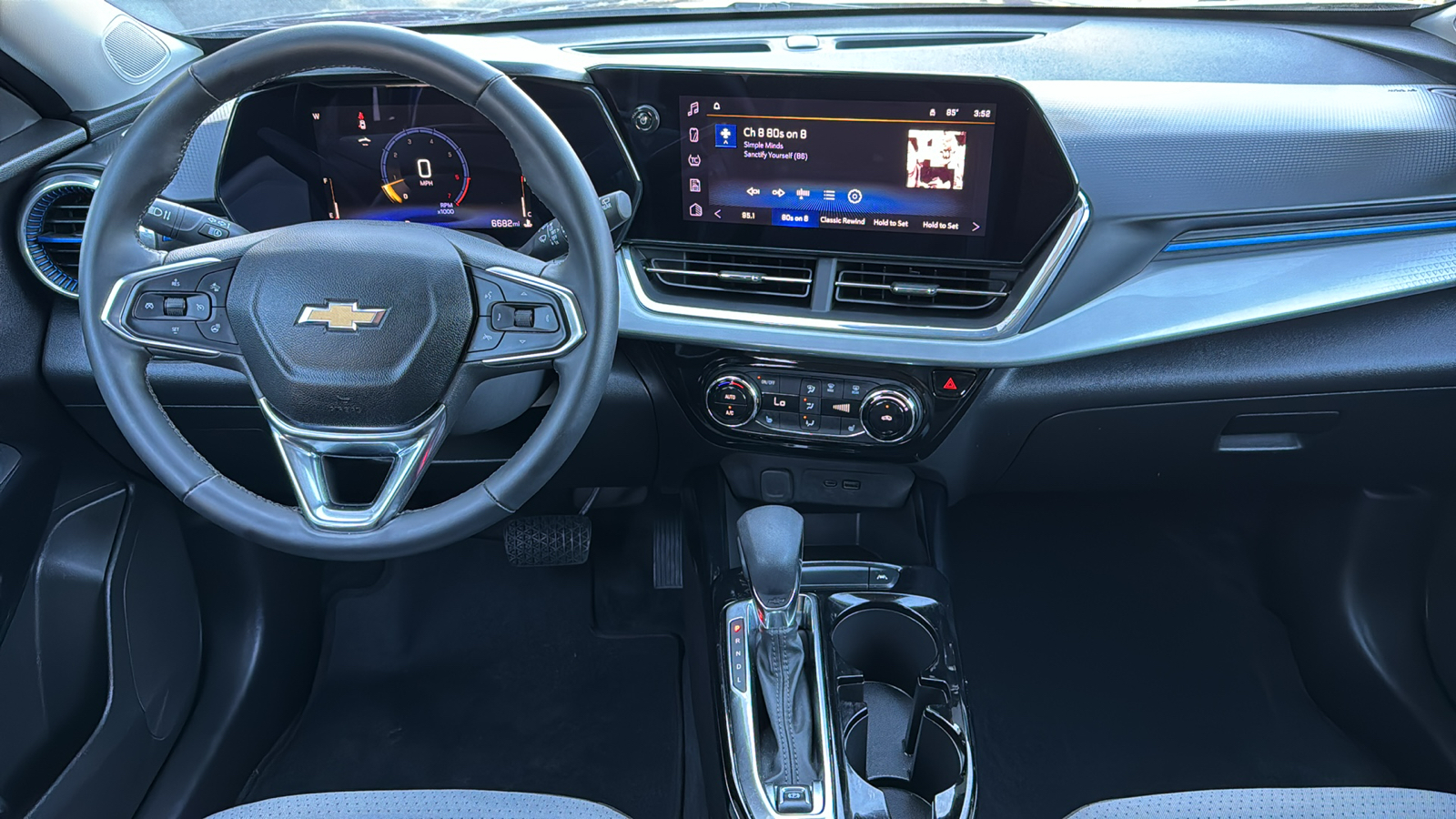 2024 Chevrolet Trax LT 23