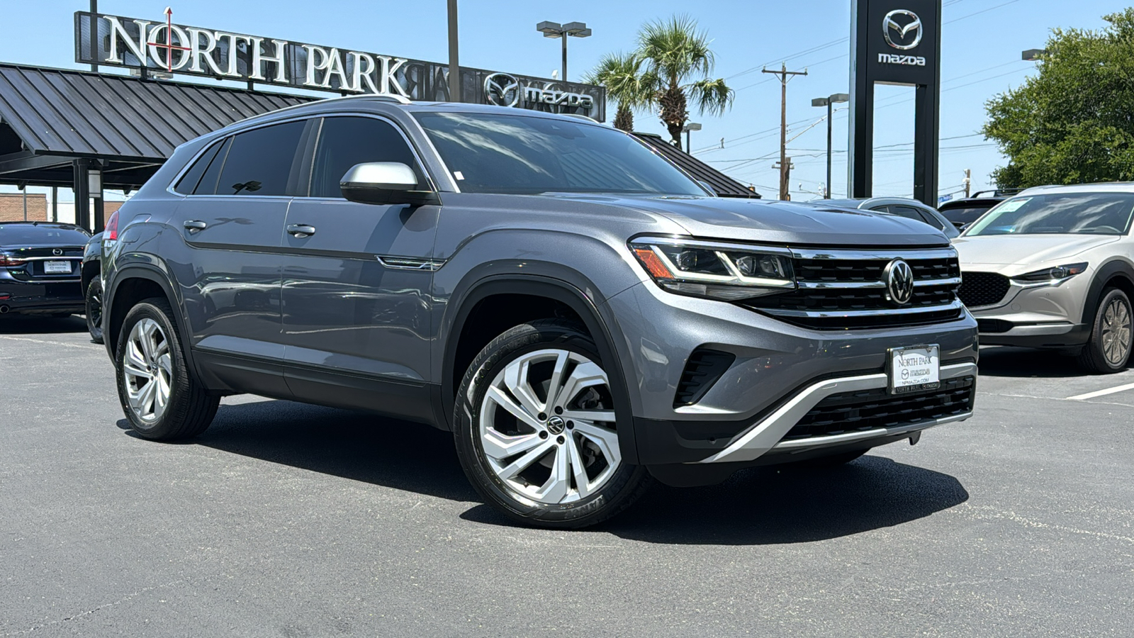 2020 Volkswagen Atlas Cross Sport 3.6L V6 SEL 2