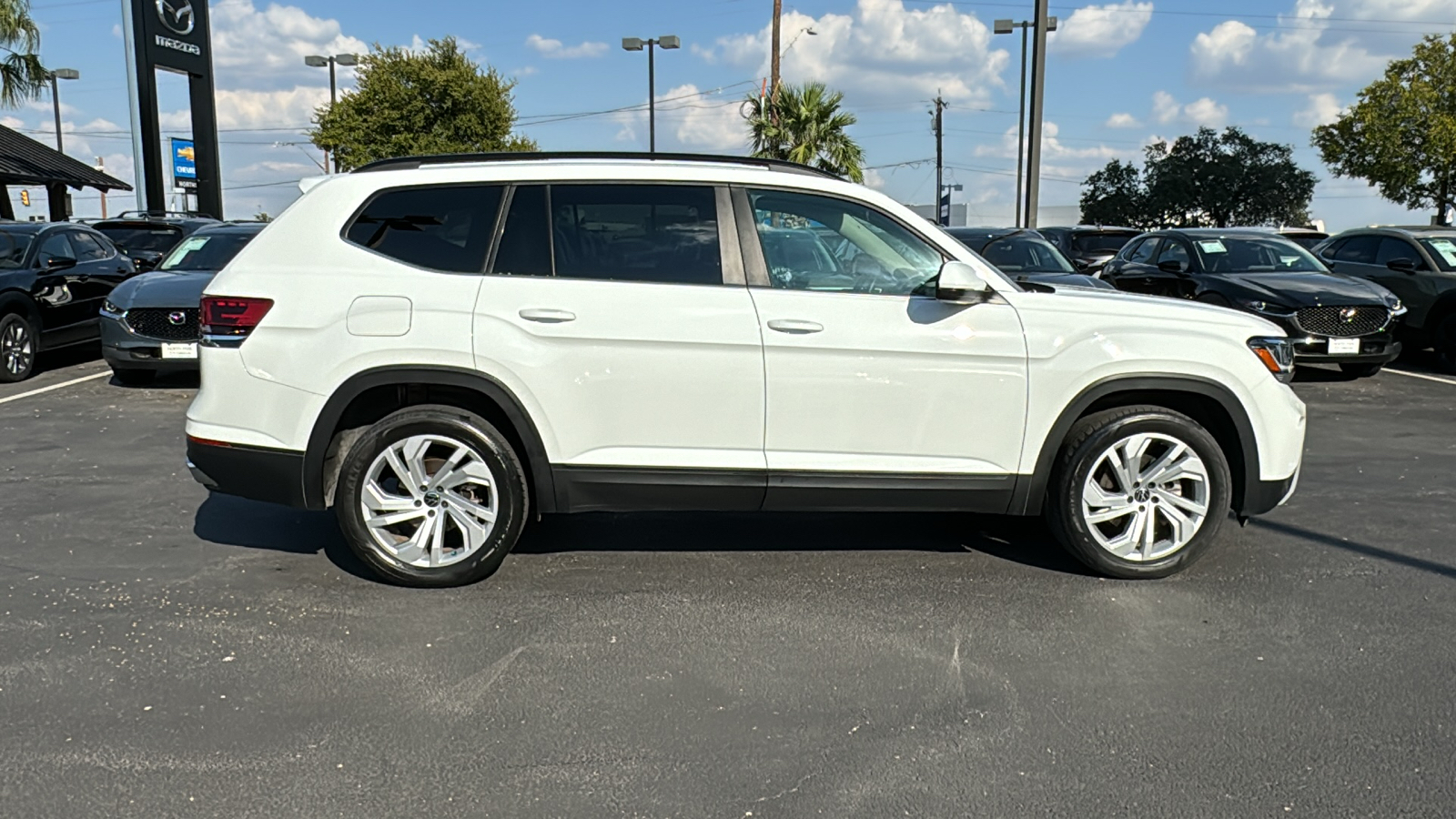 2022 Volkswagen Atlas 3.6L V6 SE w/Technology 9