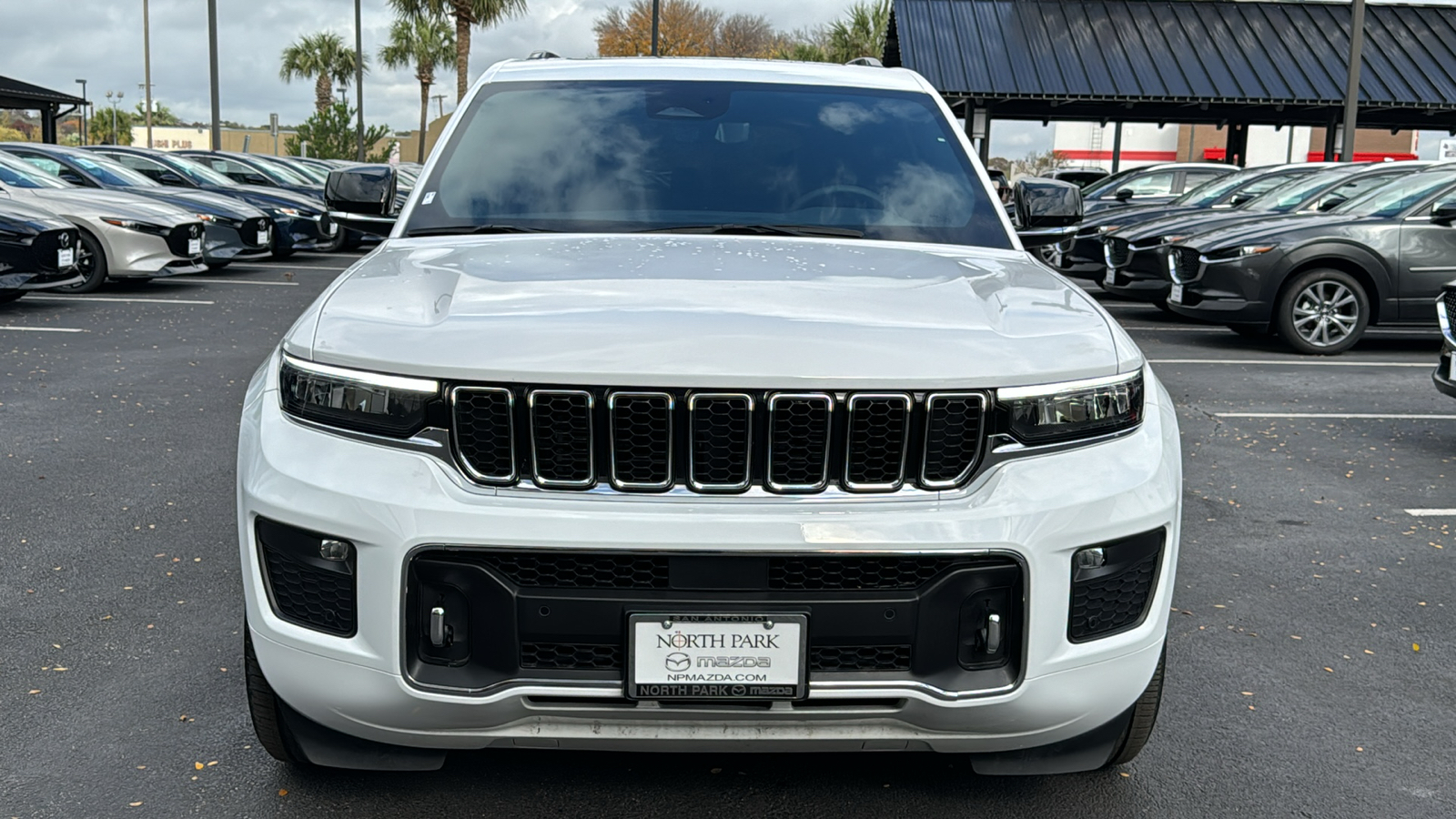 2023 Jeep Grand Cherokee Overland 2