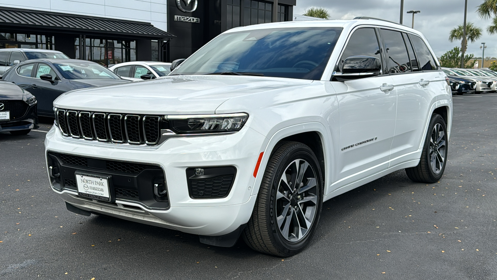 2023 Jeep Grand Cherokee Overland 3