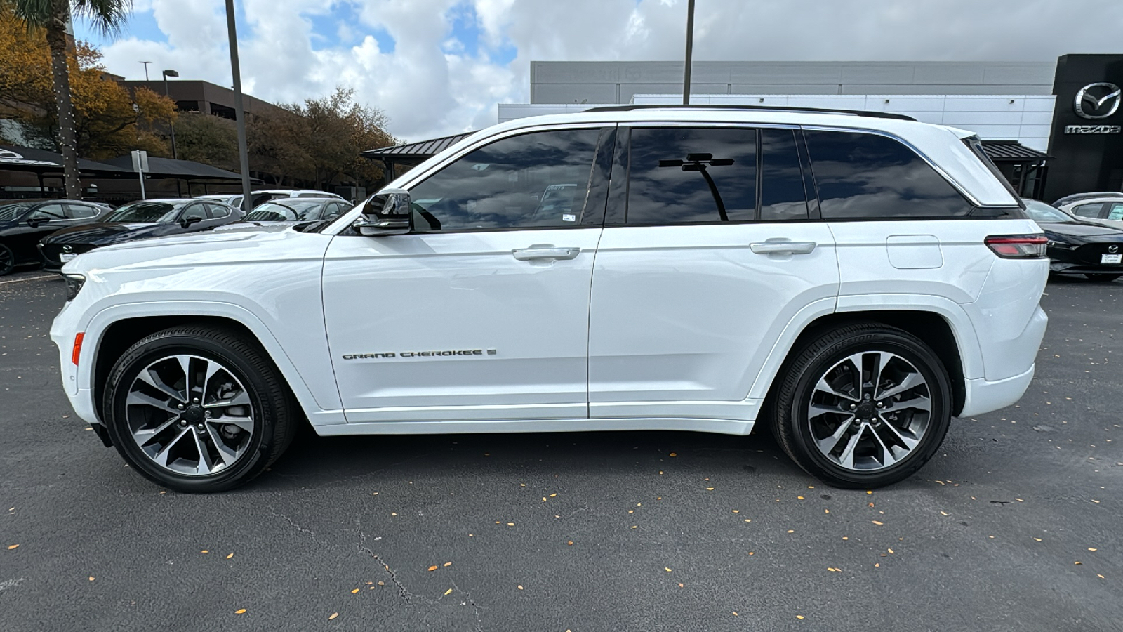 2023 Jeep Grand Cherokee Overland 4