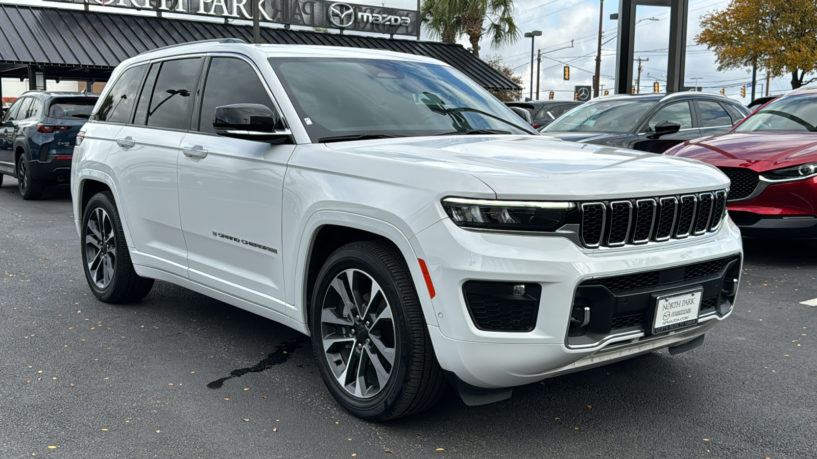 2023 Jeep Grand Cherokee Overland 35