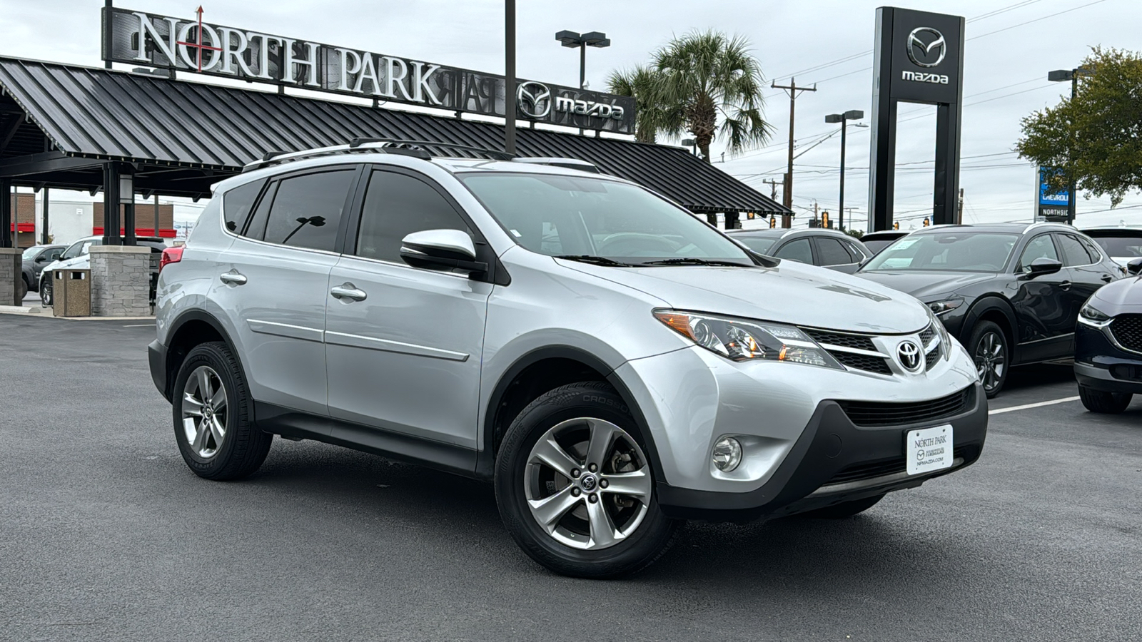 2015 Toyota RAV4 XLE 2