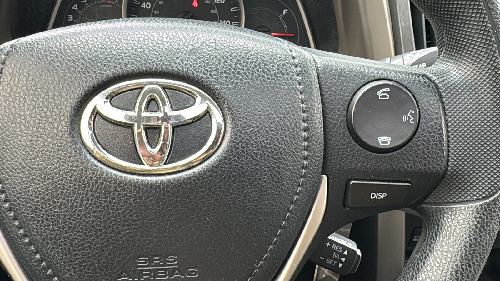 2015 Toyota RAV4 XLE 21