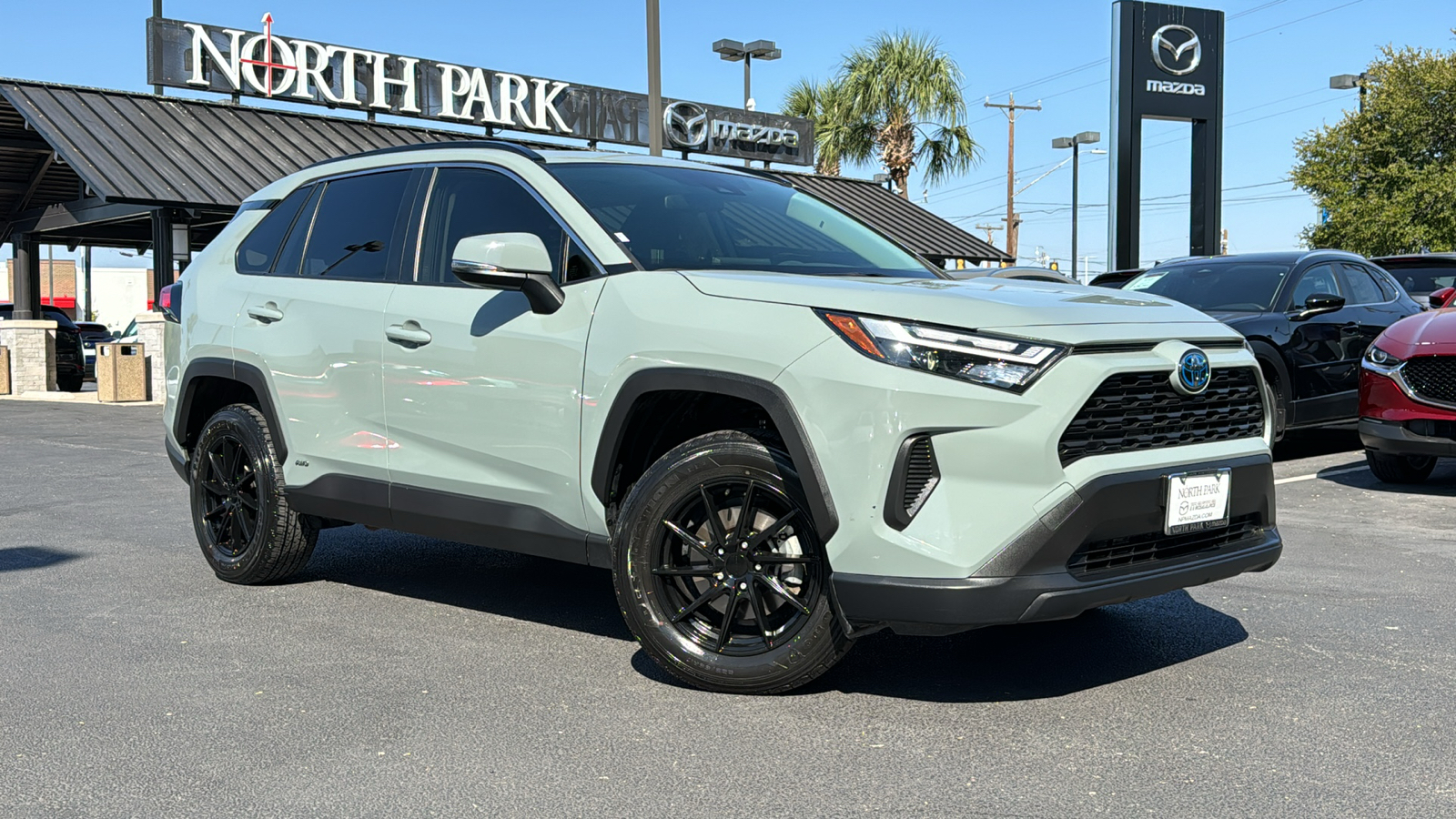 2022 Toyota RAV4 Hybrid XLE 2