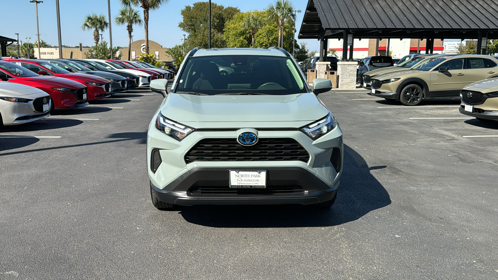 2022 Toyota RAV4 Hybrid XLE 3