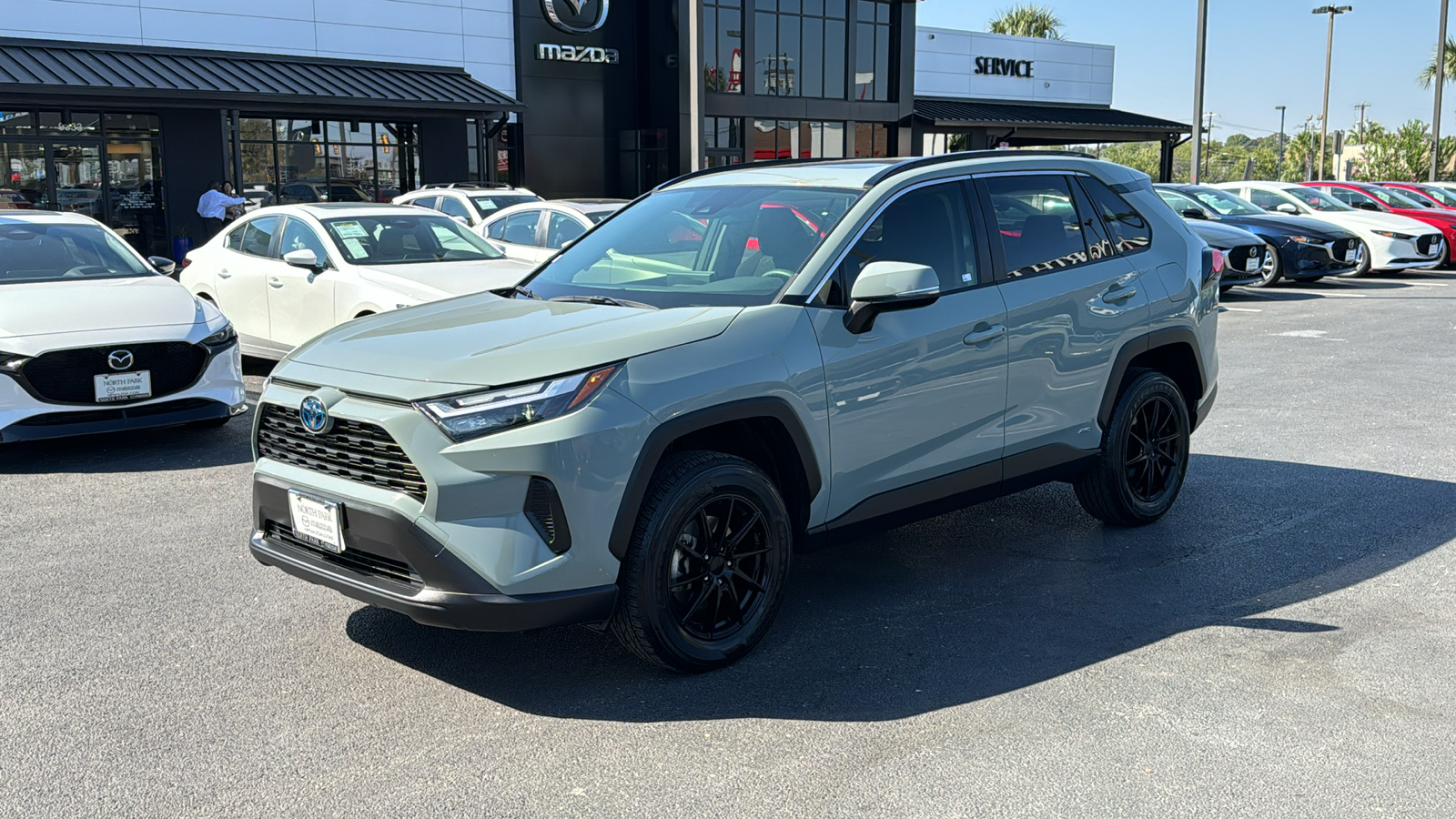 2022 Toyota RAV4 Hybrid XLE 4