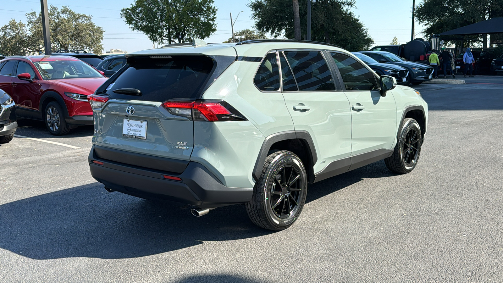 2022 Toyota RAV4 Hybrid XLE 8