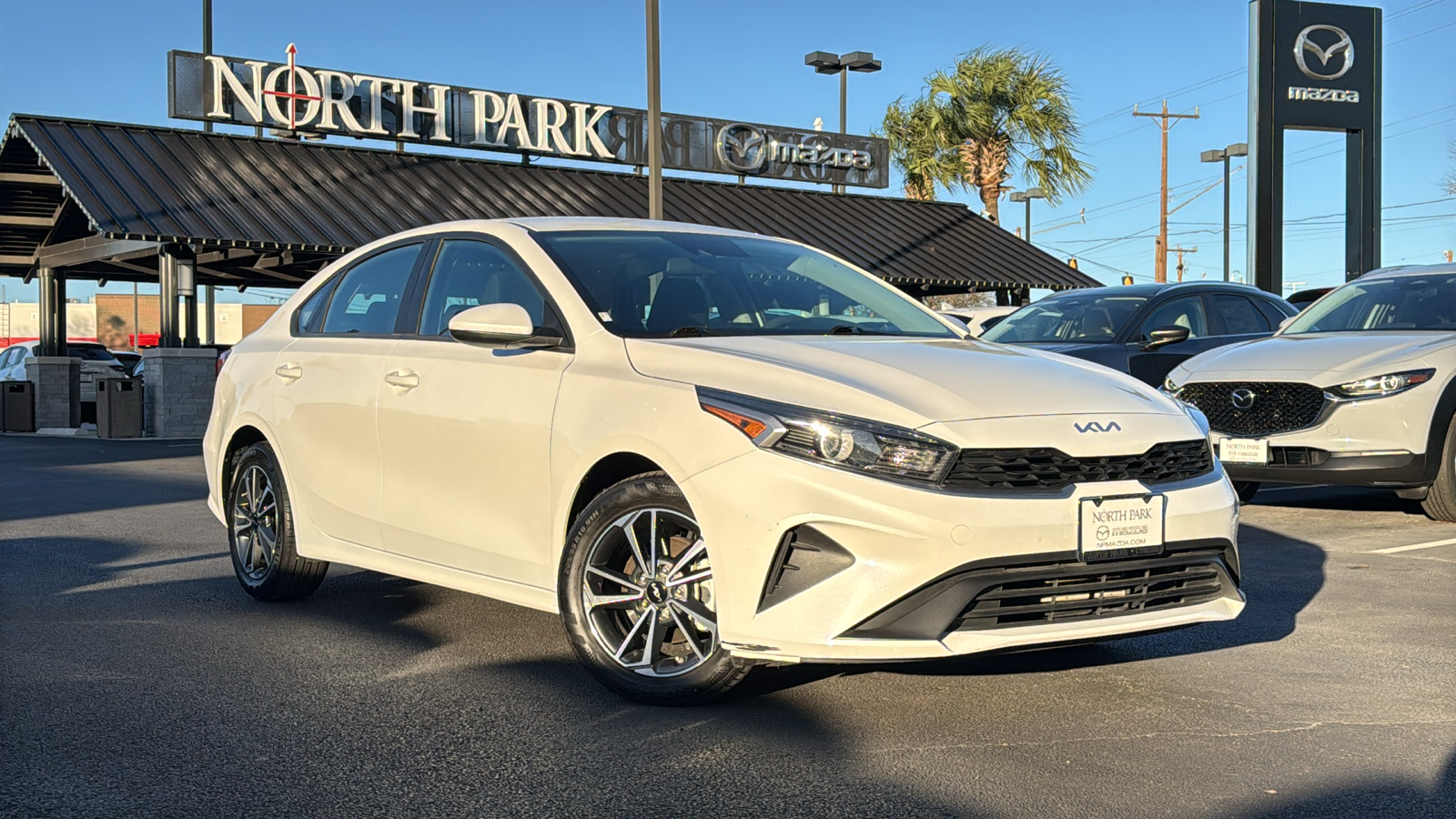 2022 Kia Forte LXS 2