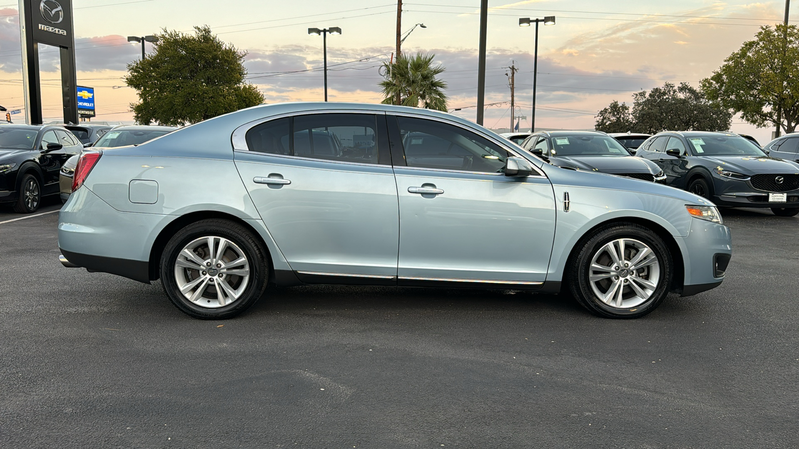 2009 Lincoln MKS Base 9