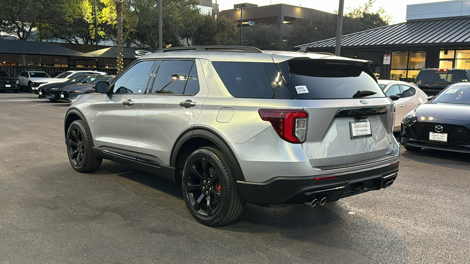 2022 Ford Explorer ST 6