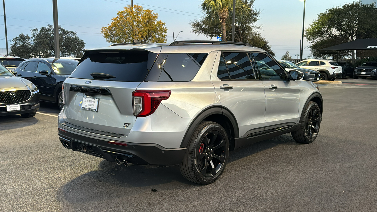 2022 Ford Explorer ST 8