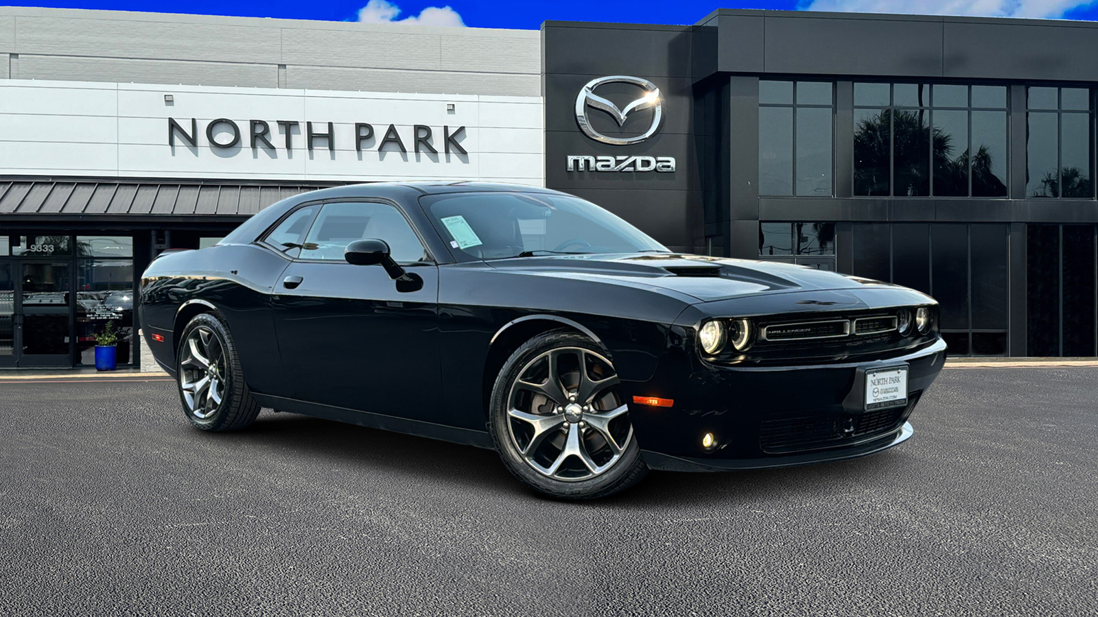 2016 Dodge Challenger SXT 1