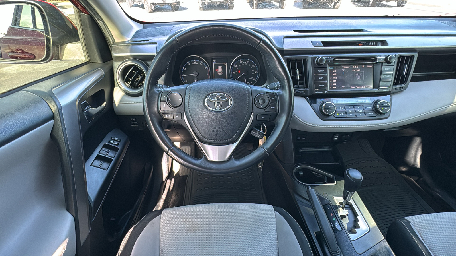 2017 Toyota RAV4 XLE 19