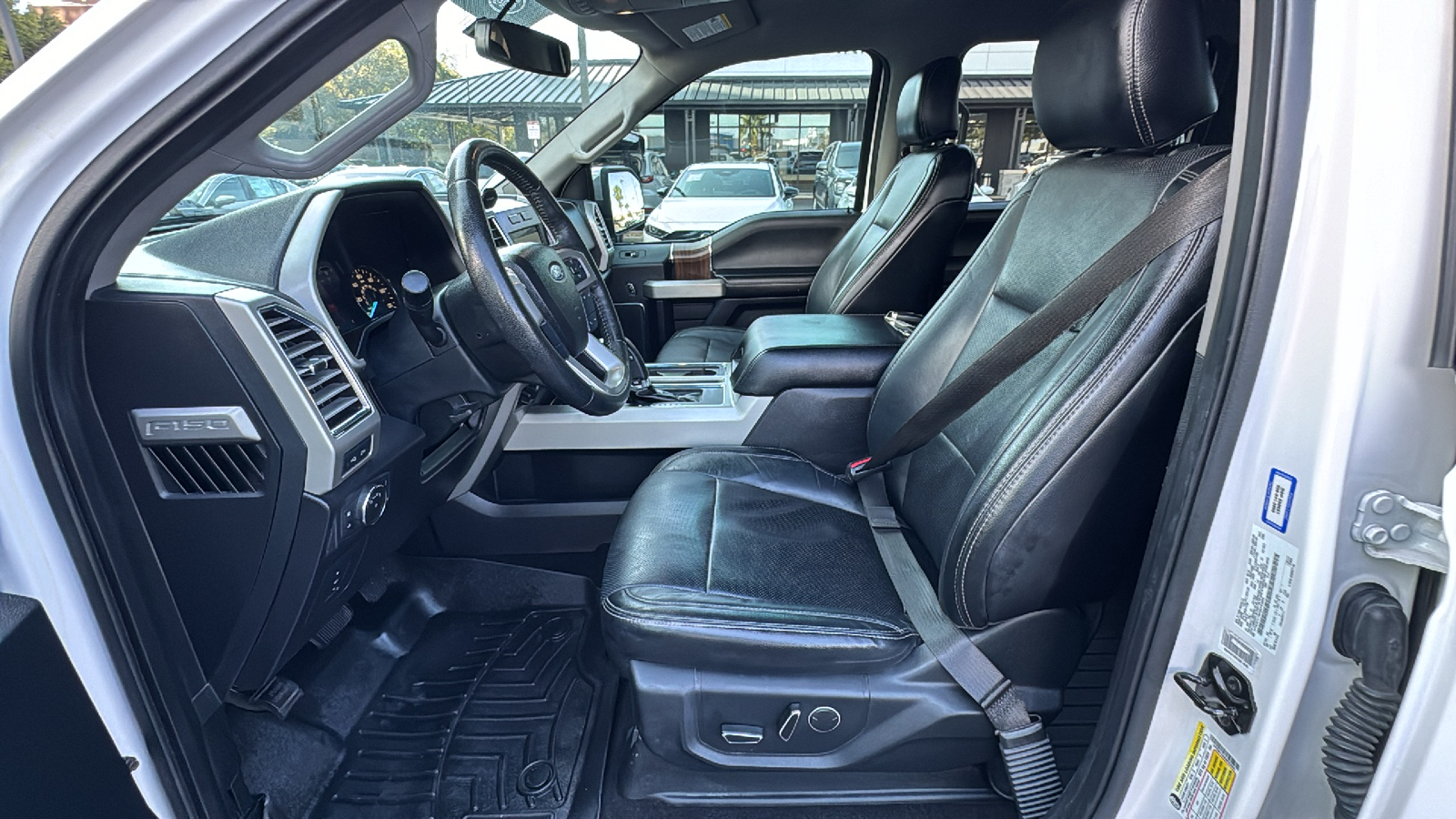 2016 Ford F-150 Lariat 13