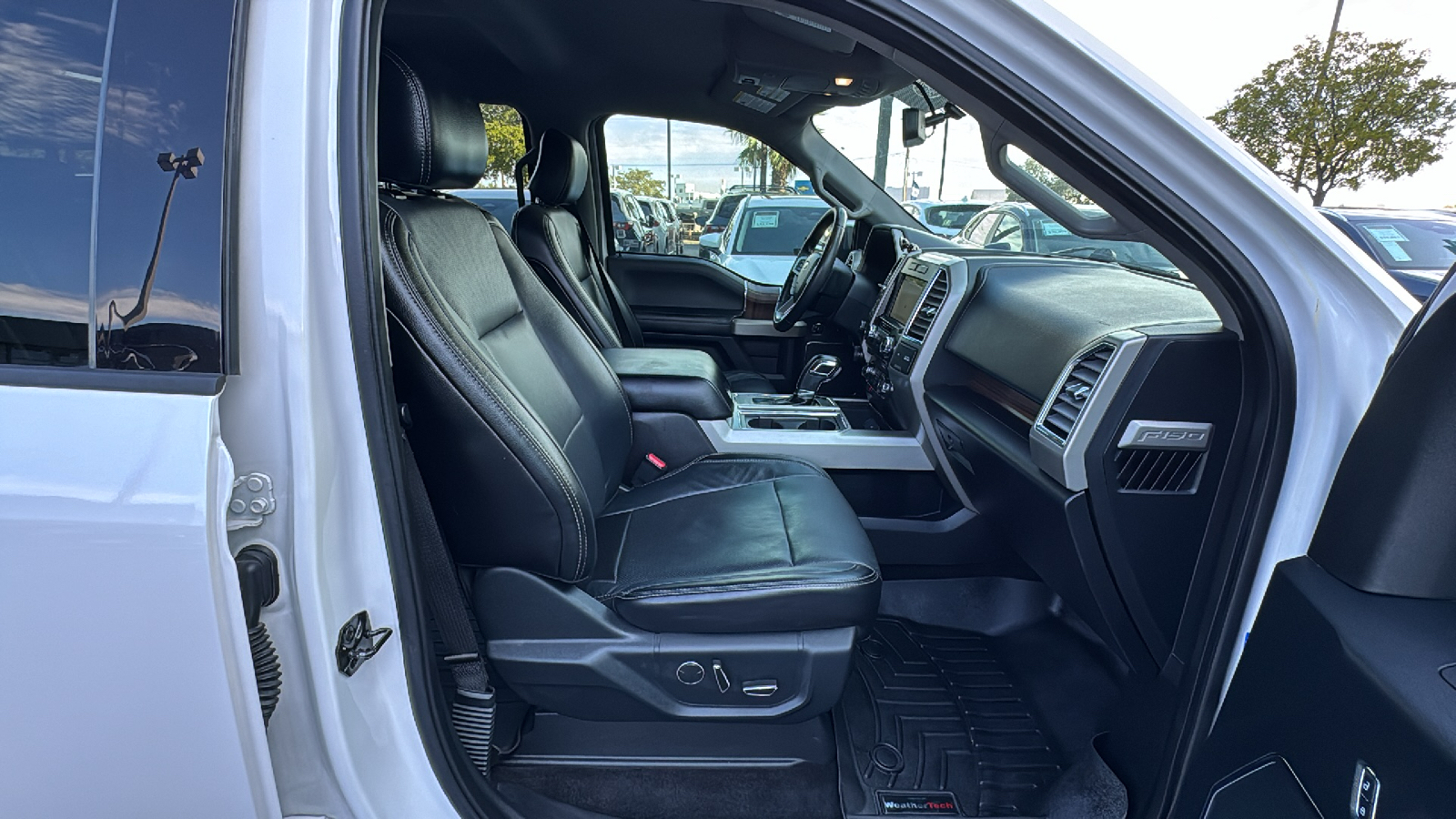 2016 Ford F-150 Lariat 22