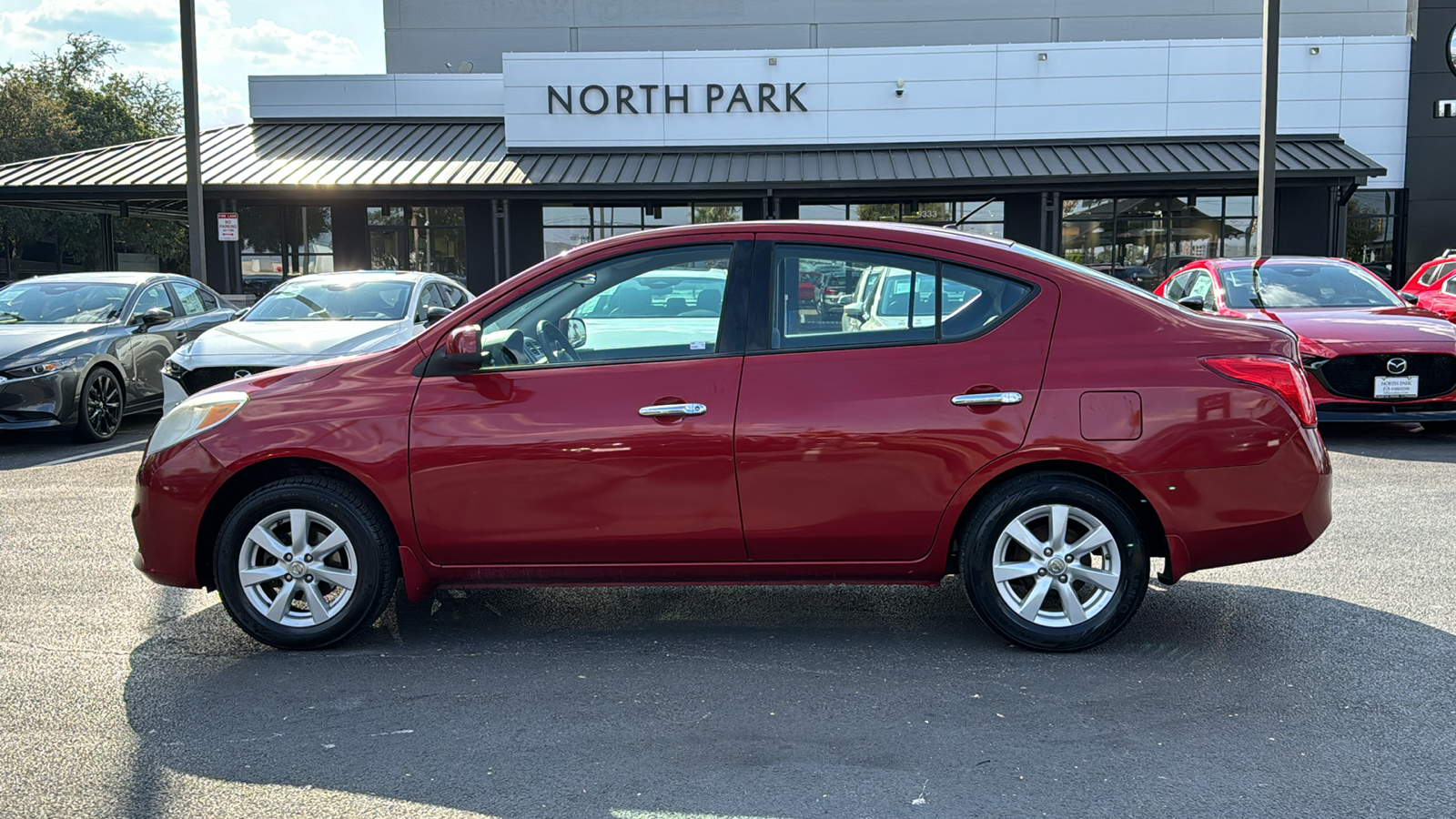 2012 Nissan Versa 1.6 SL 5