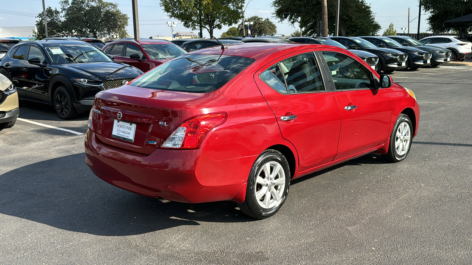 2012 Nissan Versa 1.6 SL 8