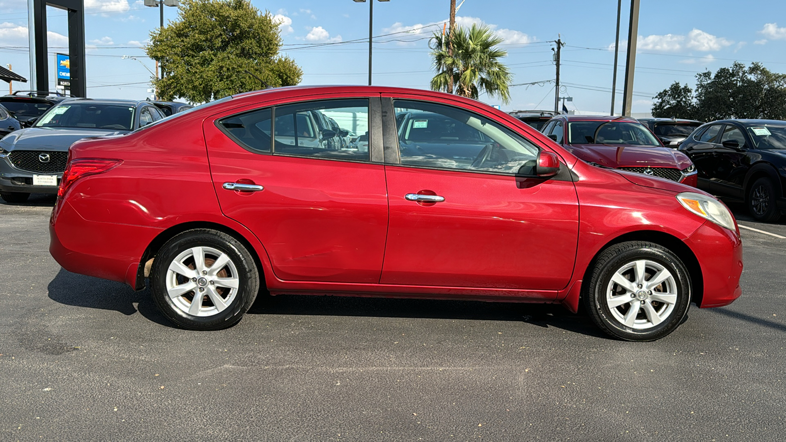 2012 Nissan Versa 1.6 SL 9