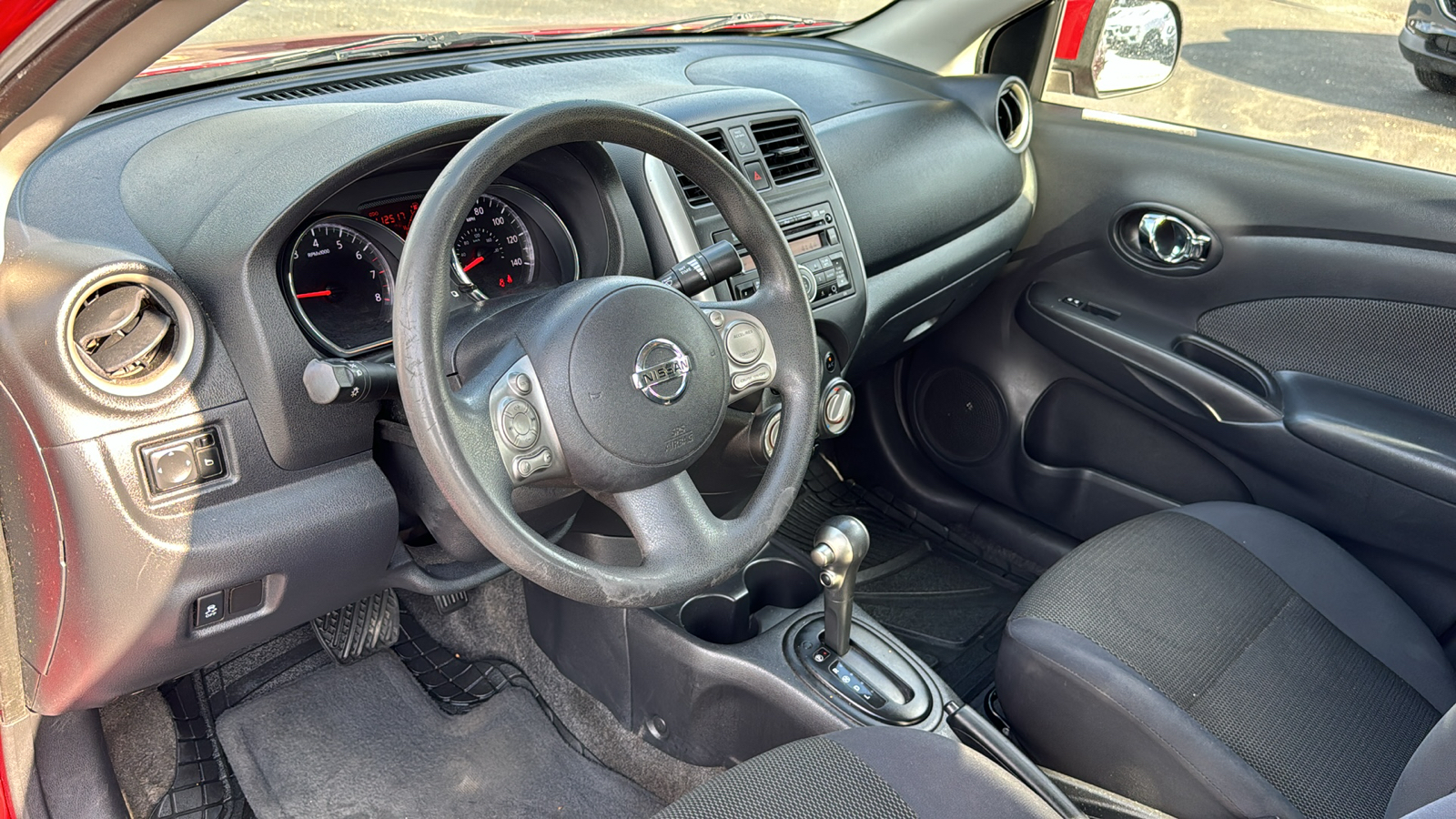 2012 Nissan Versa 1.6 SL 12