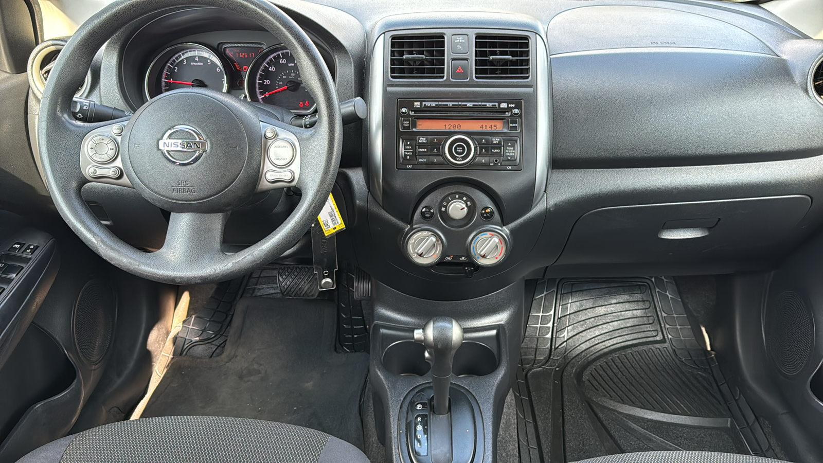 2012 Nissan Versa 1.6 SL 23