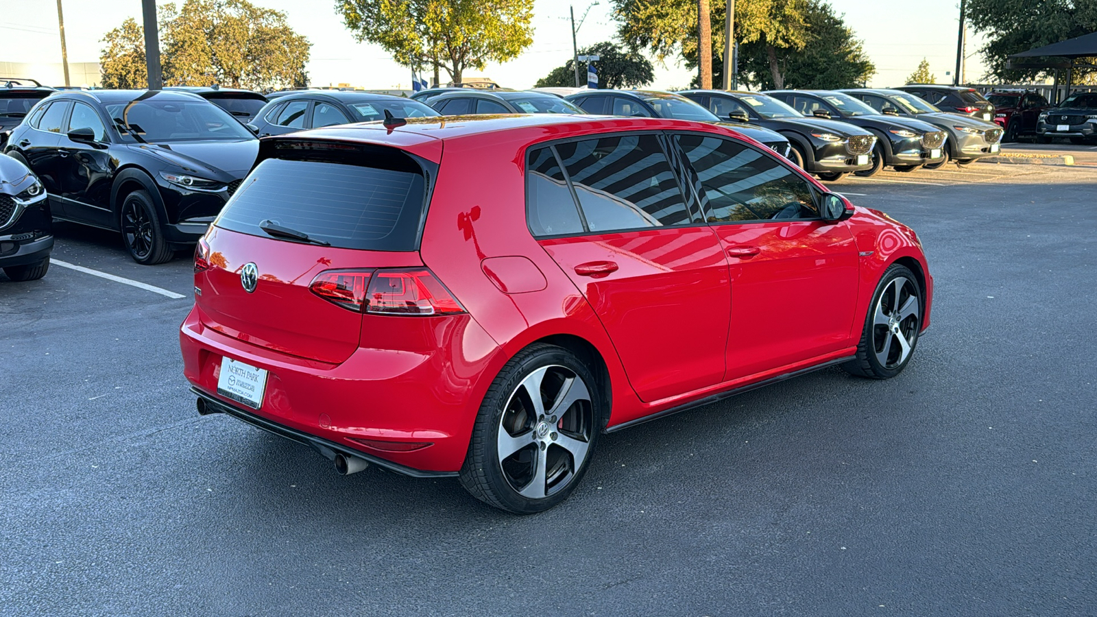 2015 Volkswagen Golf GTI 2.0T SE 8