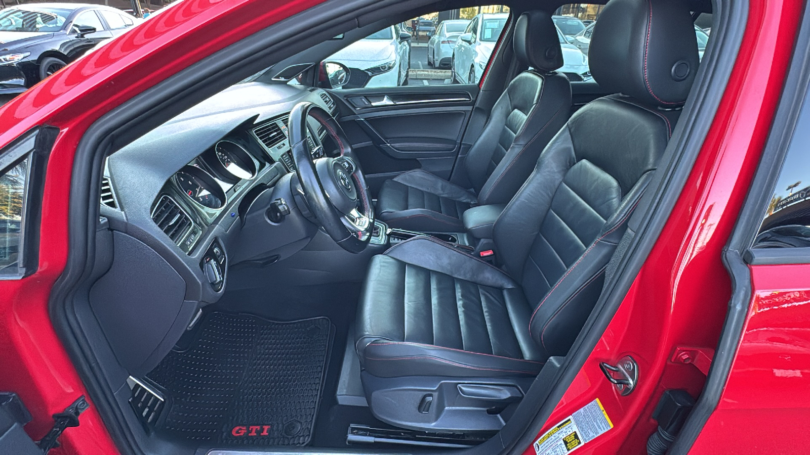 2015 Volkswagen Golf GTI 2.0T SE 13