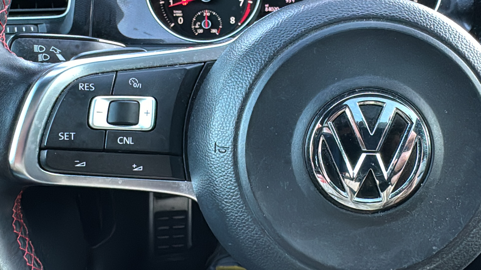 2015 Volkswagen Golf GTI 2.0T SE 20