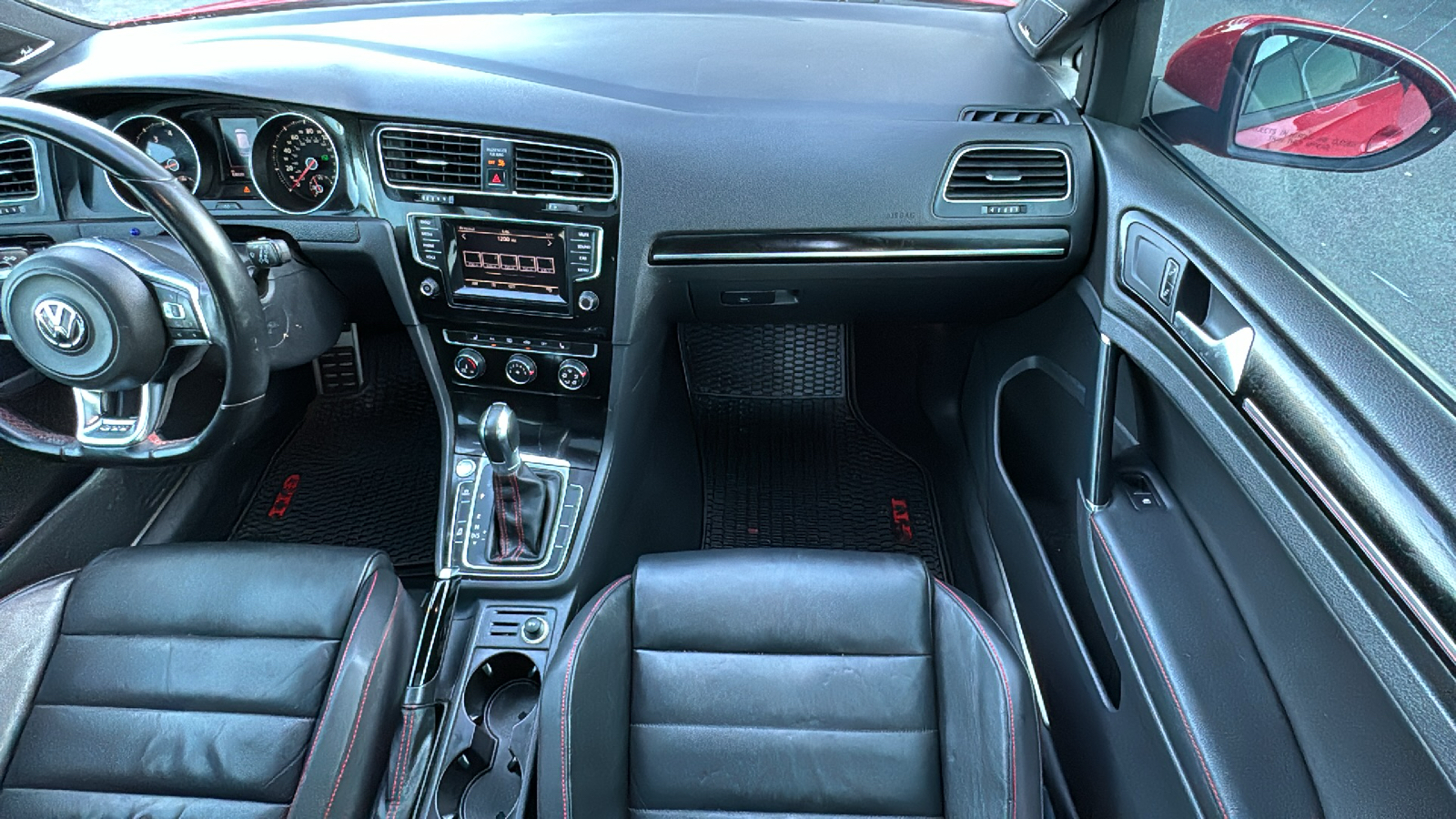 2015 Volkswagen Golf GTI 2.0T SE 32