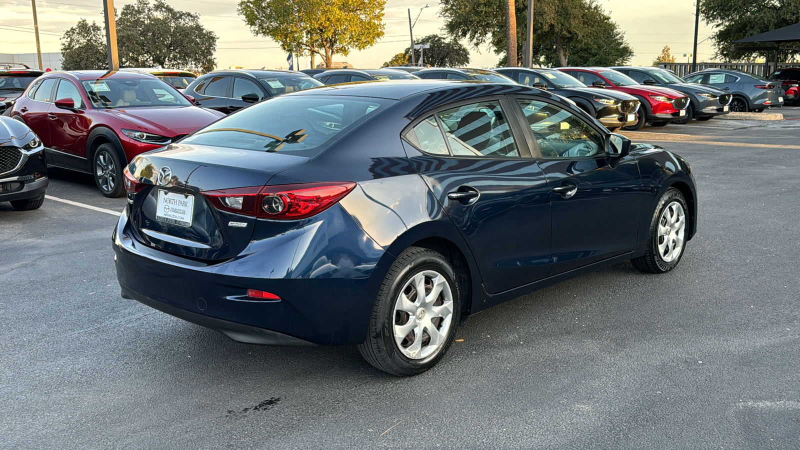 2015 Mazda Mazda3 i Sport 8