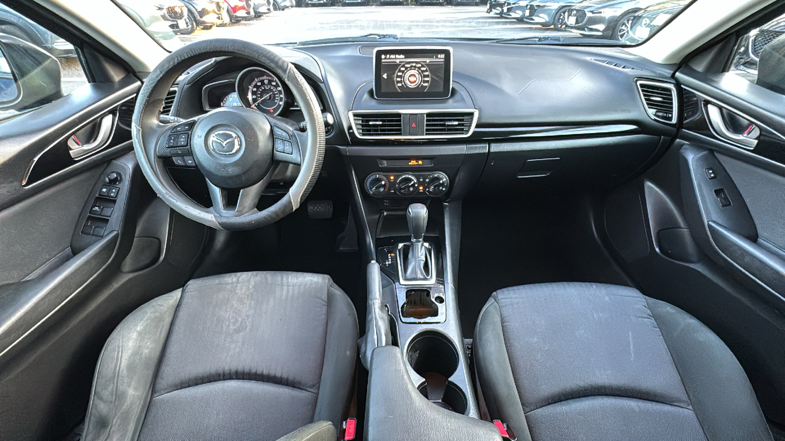 2015 Mazda Mazda3 i Sport 18