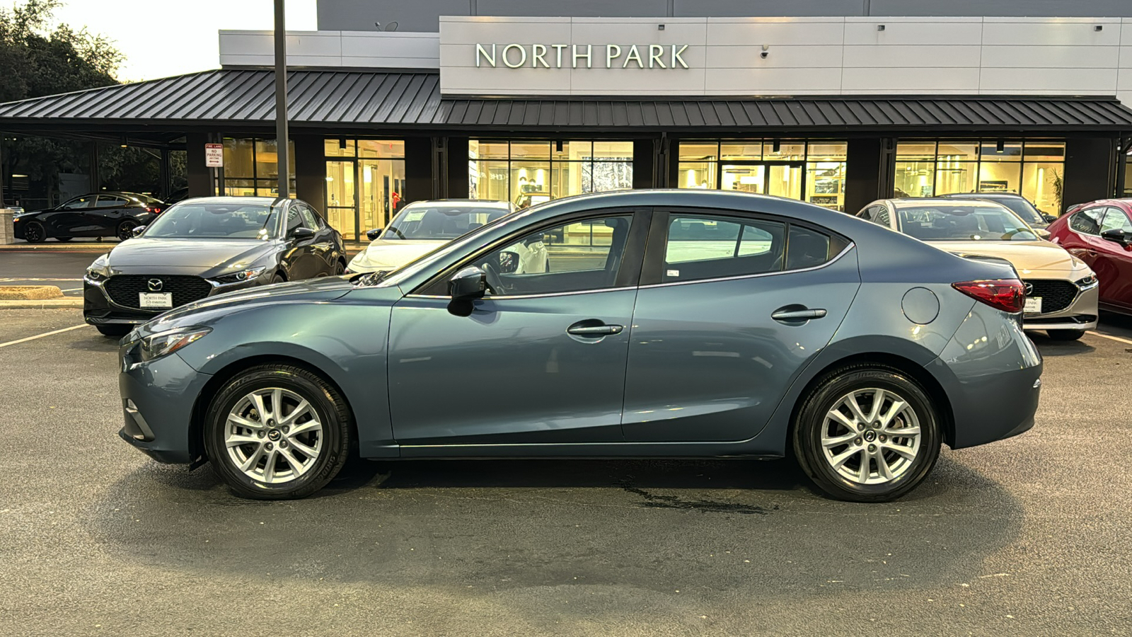 2016 Mazda Mazda3 i Sport 5