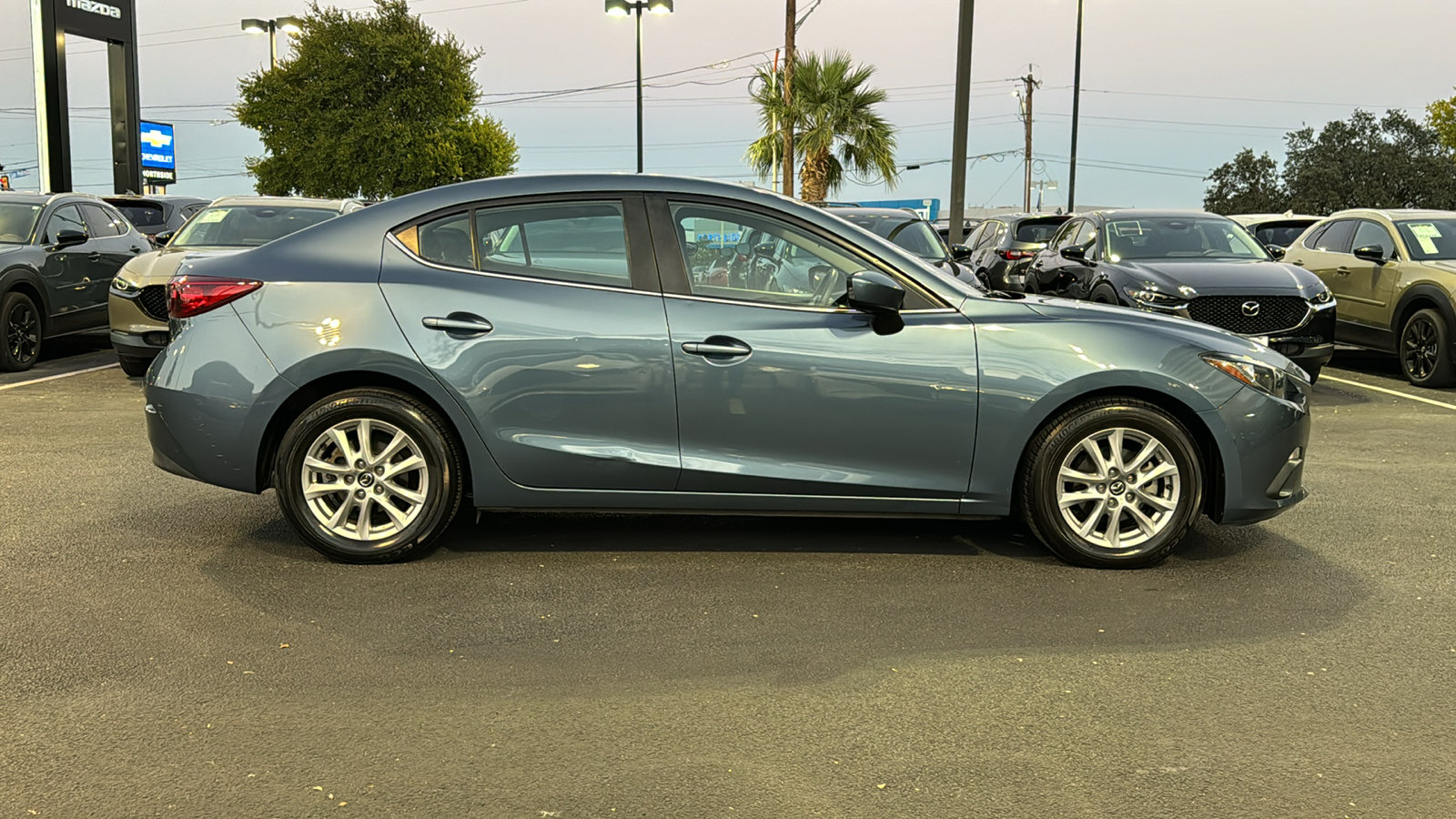 2016 Mazda Mazda3 i Sport 9