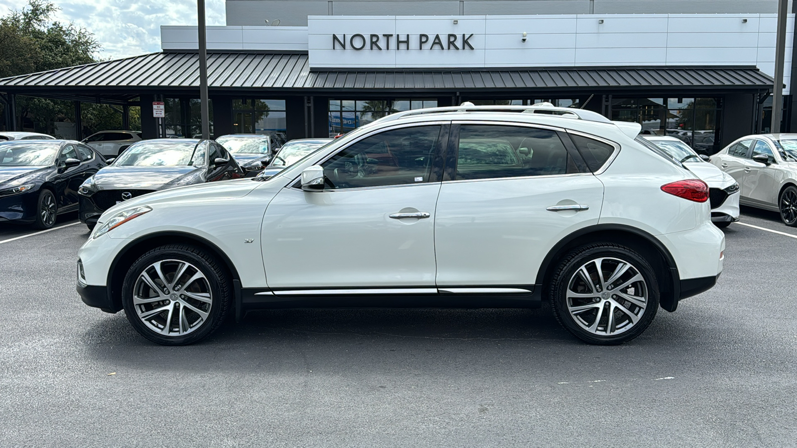 2017 INFINITI QX50 Base 5